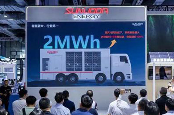 欣旺達 10 米級全球最大容量移動儲能車、625Ah 超大儲電芯亮相
